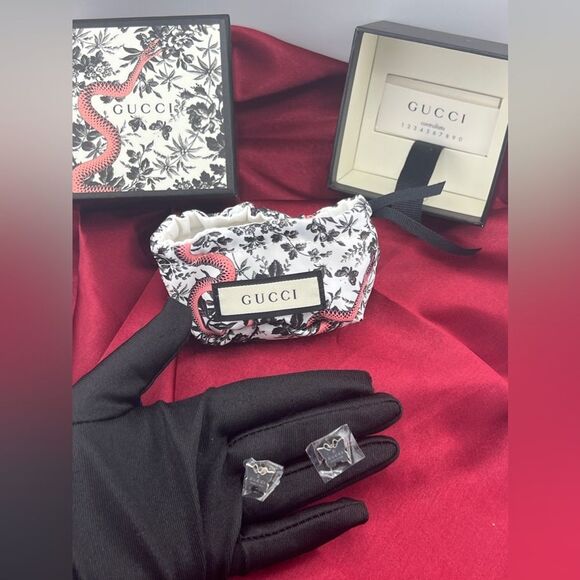 100% Authentic Gucci Butterfly Stud Sterling Silver Earrings - Picture 11 of 12